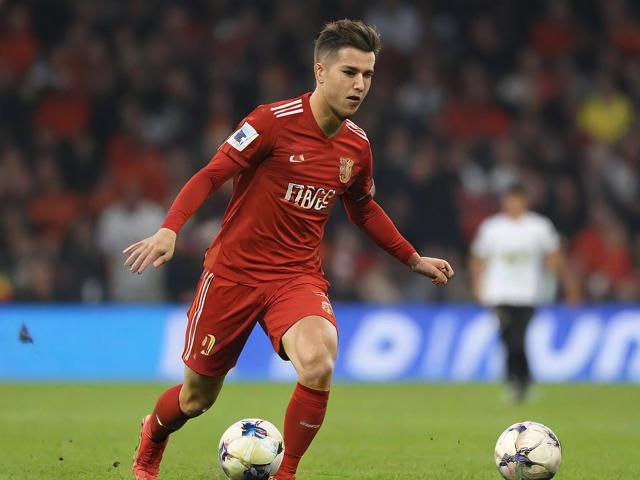 九游体育官网_ 德甲关键战,数据分析揭示中场控制和攻防转换的核心策略 九游体育官网_ 德甲关键战,数据分析揭示中场控制和攻防转换的核心策略