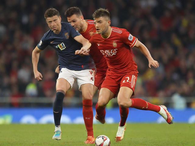 九游体育官网_ 德甲对决,比分2-2,比赛节奏紧凑,关键逻辑:场均控球80%以上 九游体育官网_ 德甲对决,比分2-2,比赛节奏紧凑,关键逻辑:场均控球80%以上