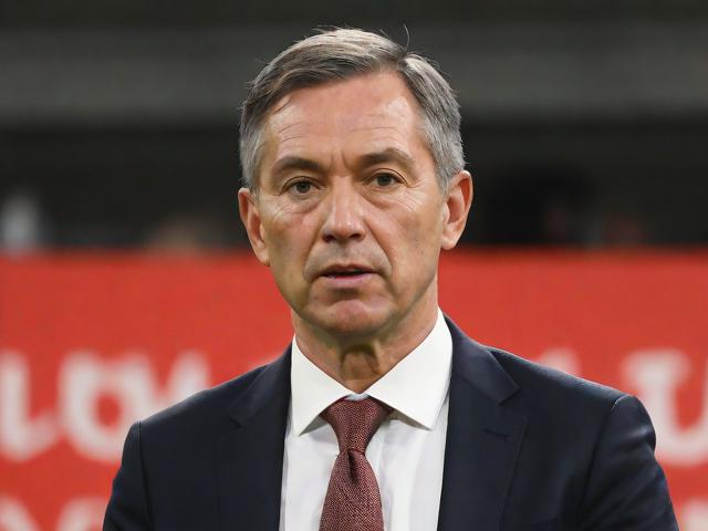 九游JIUYOU SPORTS_ 上海申花新帅亮相,球队迎来新气象,申花新帅出炉 九游JIUYOU SPORTS_ 上海申花新帅亮相,球队迎来新气象,申花新帅出炉