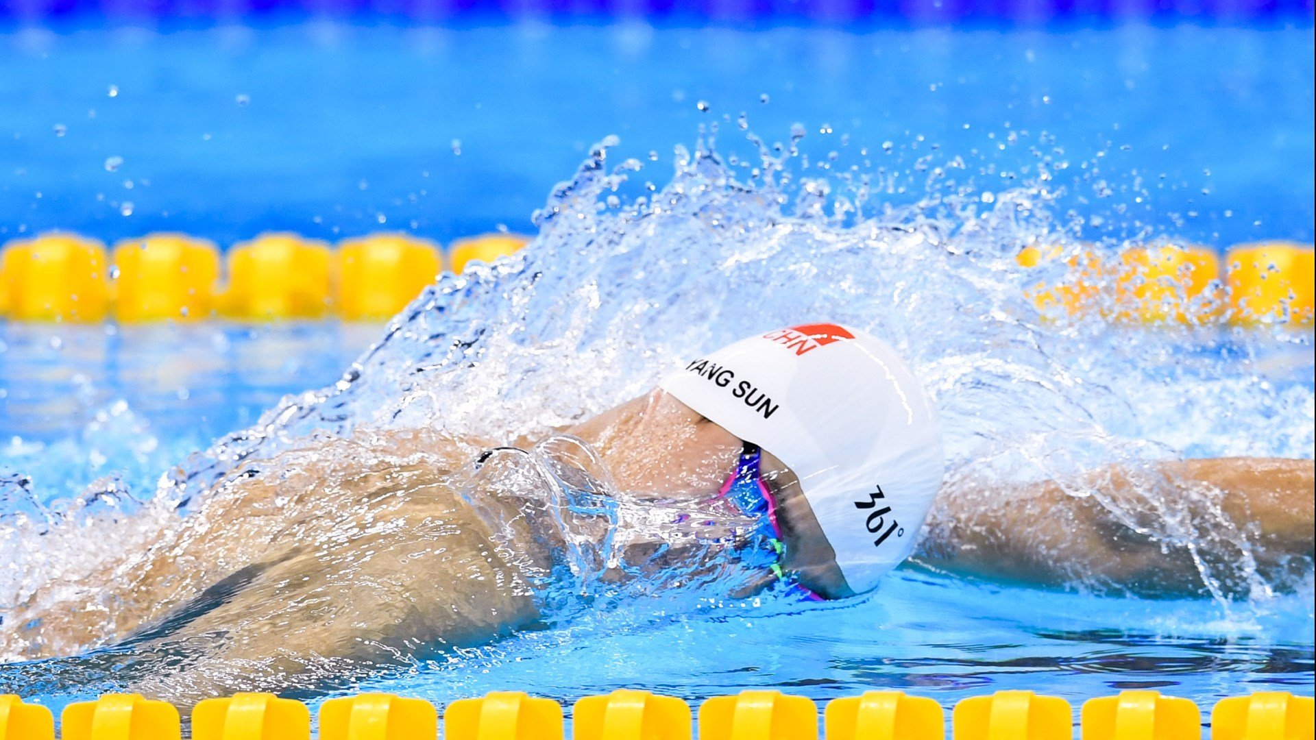 山东泰山主场气氛火爆,球迷热情高涨,山东泰山球队官宣视频