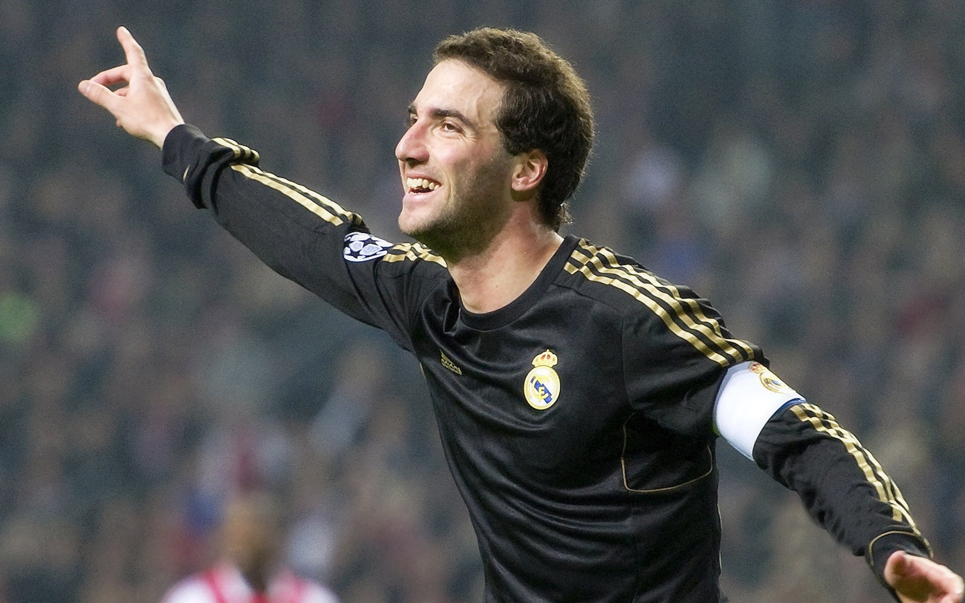 阿根廷队热身赛大胜智利队,士气高涨,阿根廷智利比赛结果