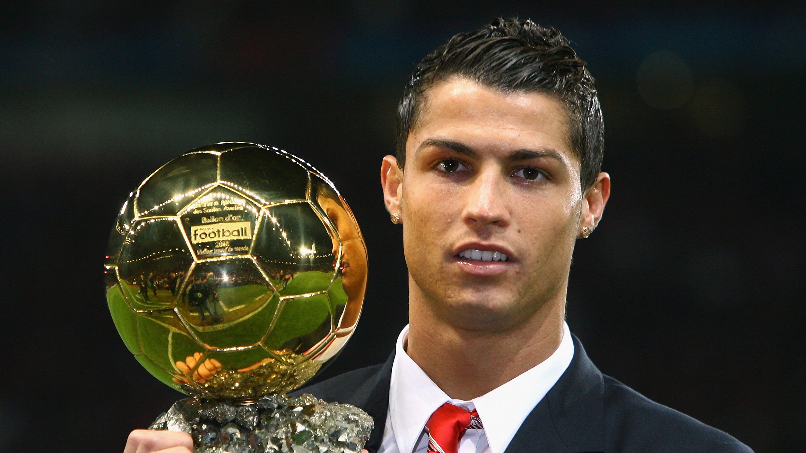 基层足球组织者缺乏专业赛事策划能力，业余足球队组织架构